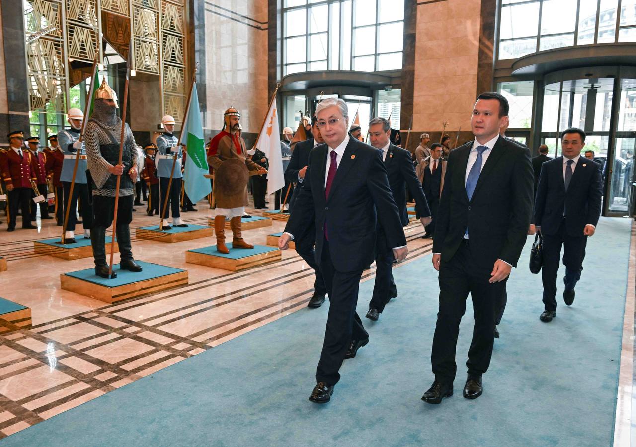 Prezıdent Rejep Taııp Erdoǵandy ulyqtaý rásimine qatysty