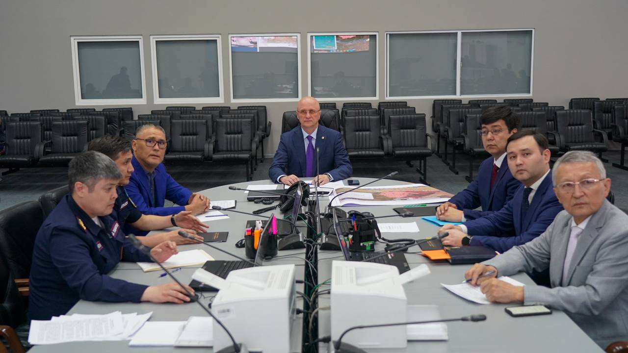 Abaı oblysyndaǵy orman órtin sóndirýge taǵy 4 tikushaq jiberiledi