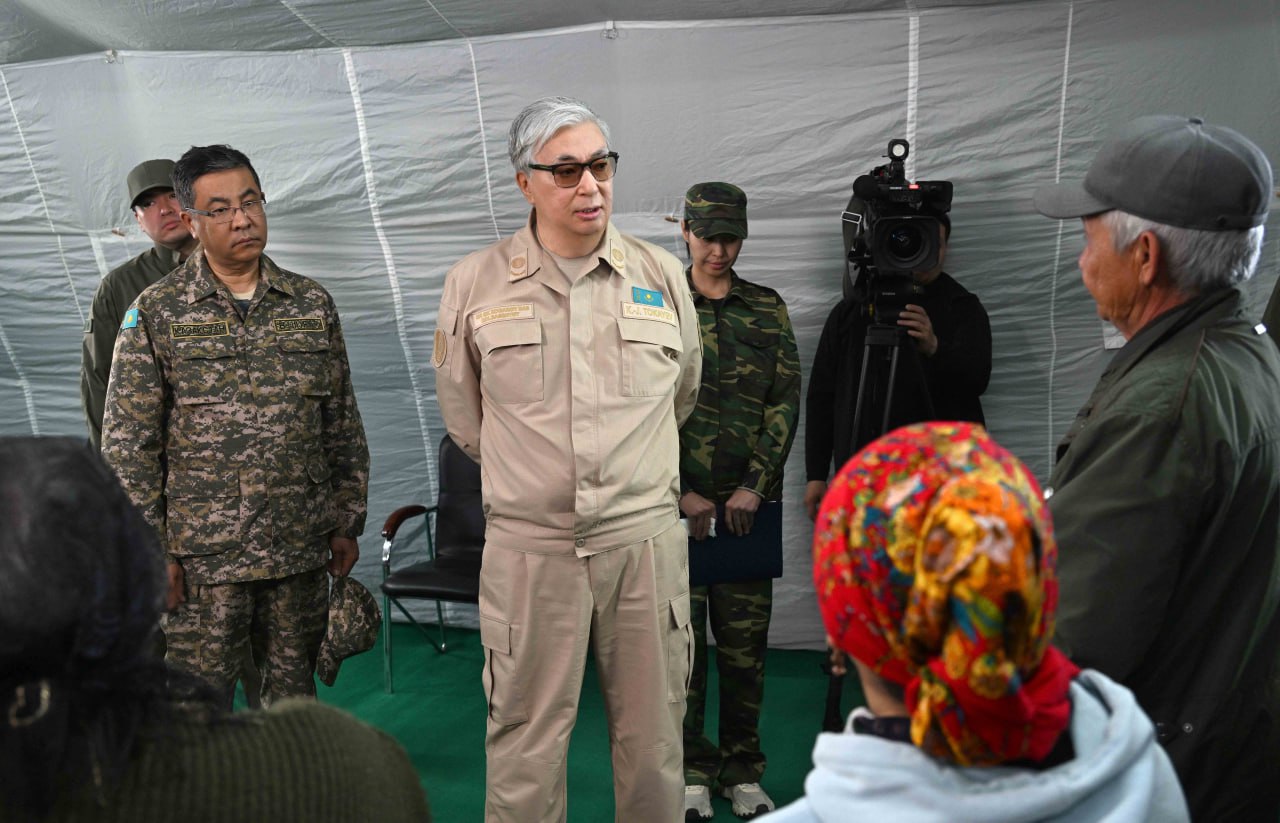 Prezıdent qaza tapqan orman sharýashylyǵy qyzmetkerleriniń otbasyna kóńil aıtty