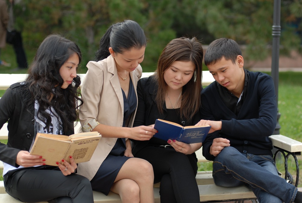 Joǵary oqý oryndarynda qabyldaý komıssııasy óz jumysyn bastady