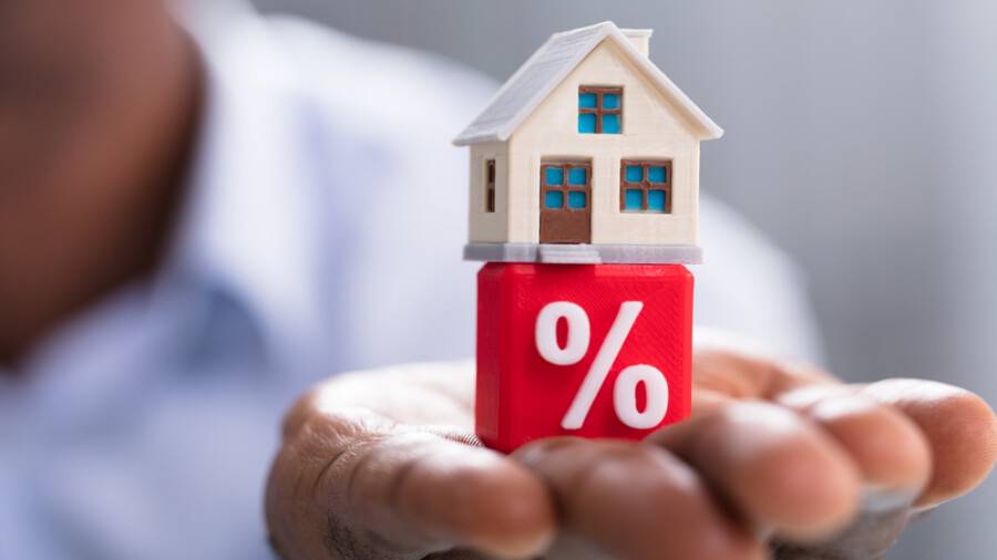 Ipotekalyq baǵdarlamalardy qaıta qaraý qajet – Májilis depýtaty