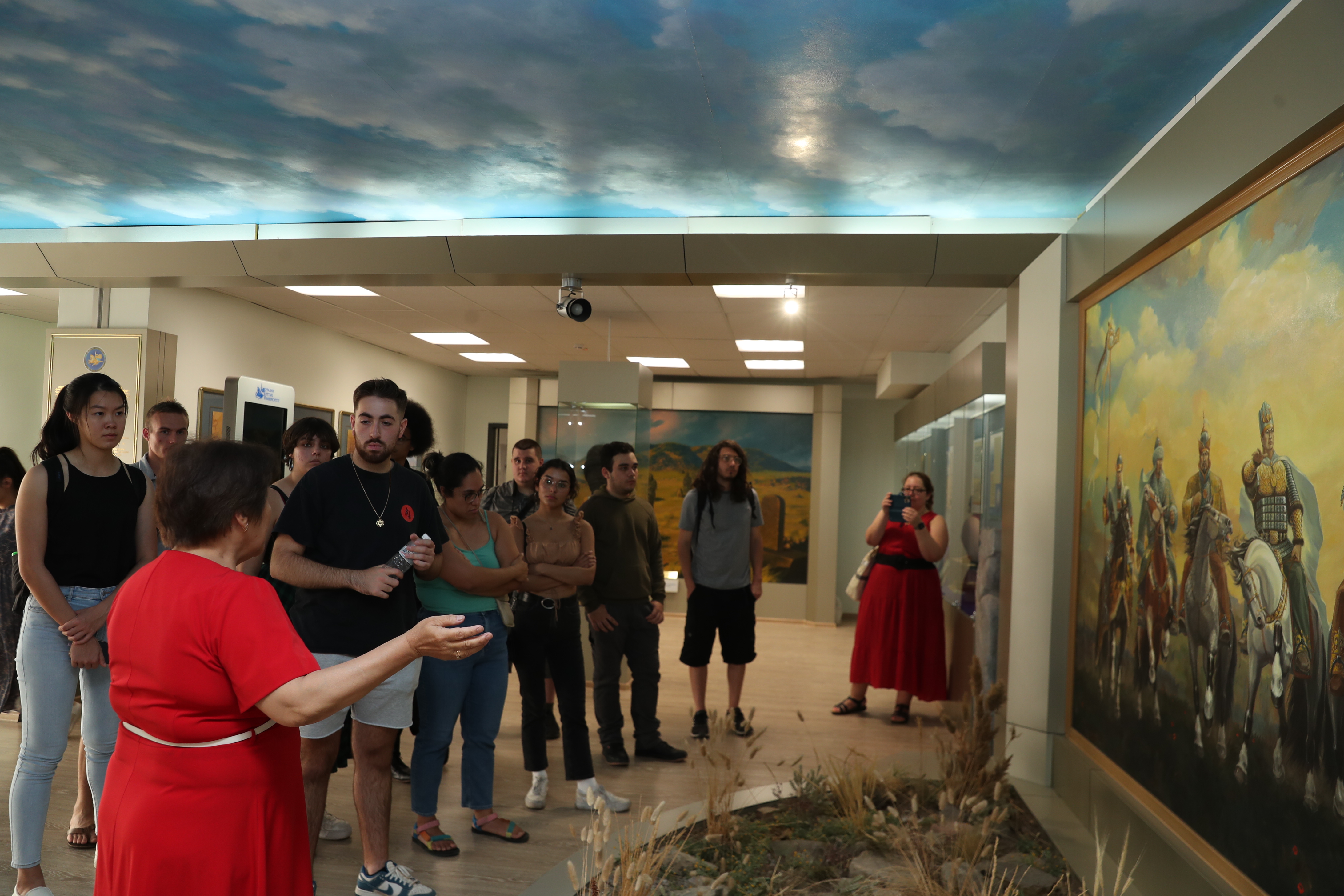 AQSh-tan kelip oqyp júr