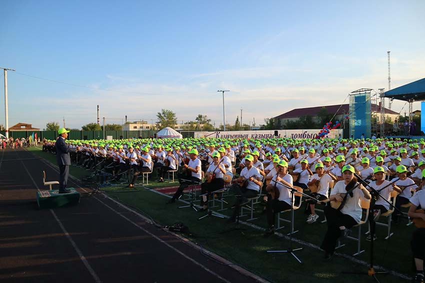 1500 dombyrashy kúı tartty