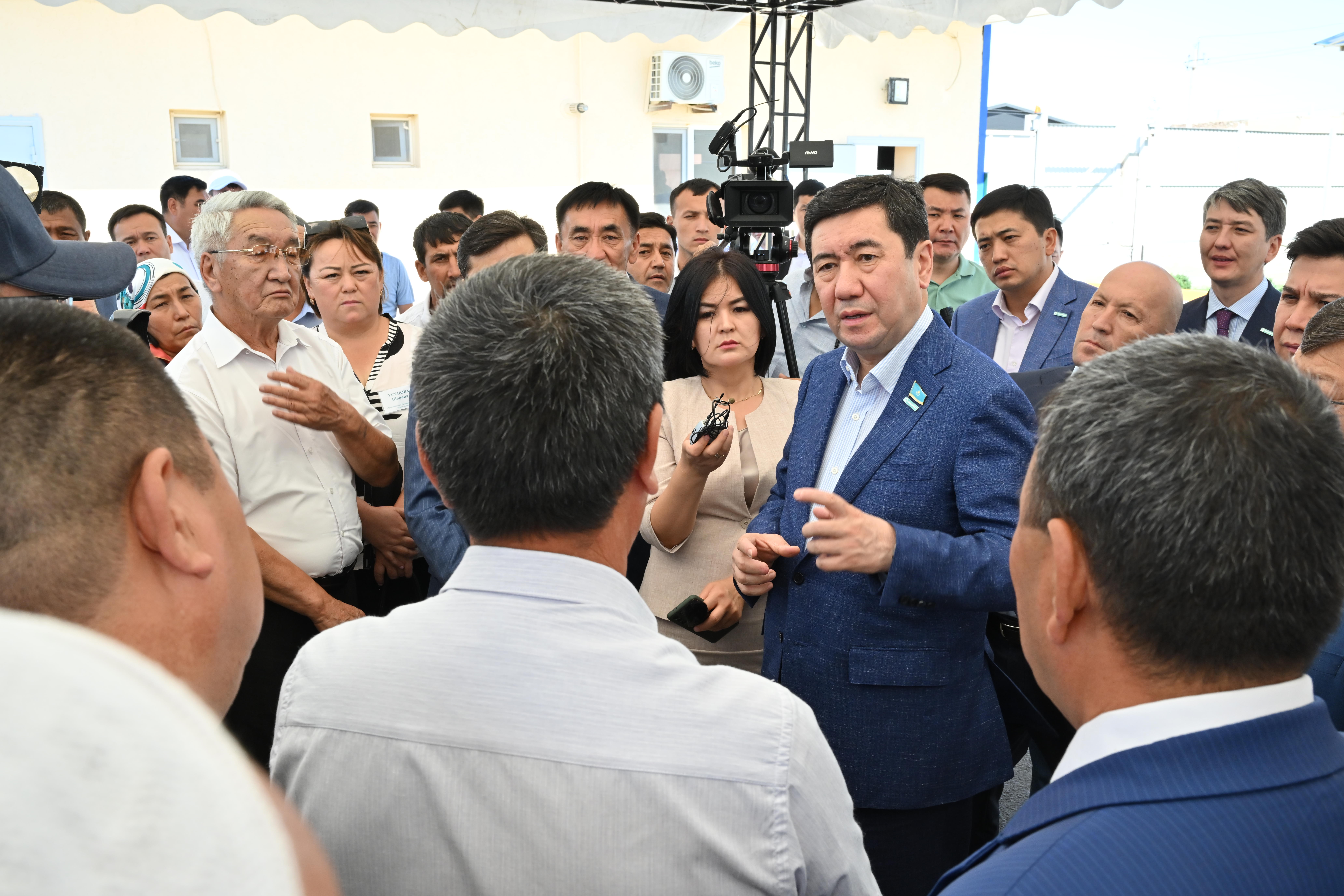 Halyqqa keregi –  balyq emes, qarmaq