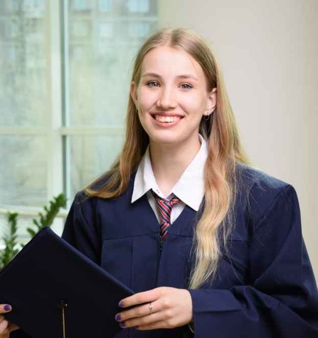 Úzdik ýnıversıtette oqıdy