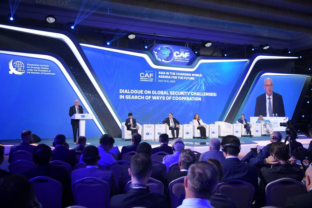 Halyqaralyq sarapshylardyń basqosýy