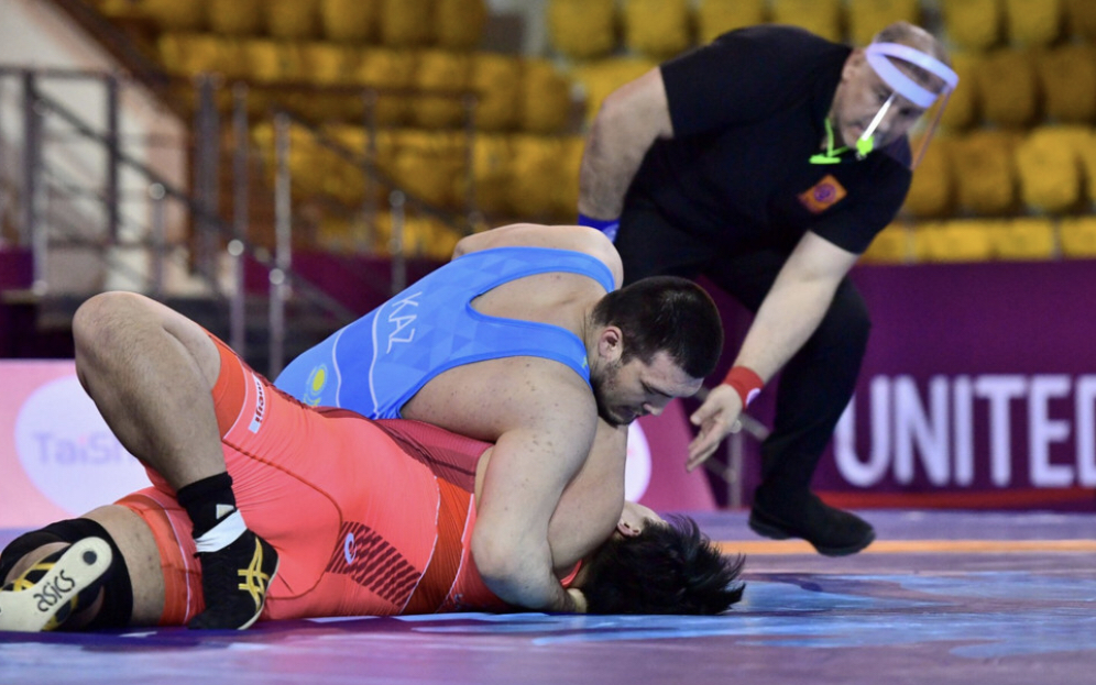 Qazaqstan balýandary grek-rım kúresinen 3 kúmis, 1 qola medal aldy