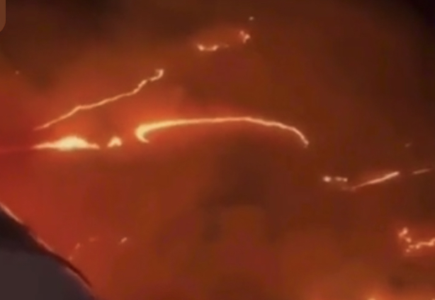 Túrkııanyń Chanakkale provınsııasynda orman órtenip jatyr