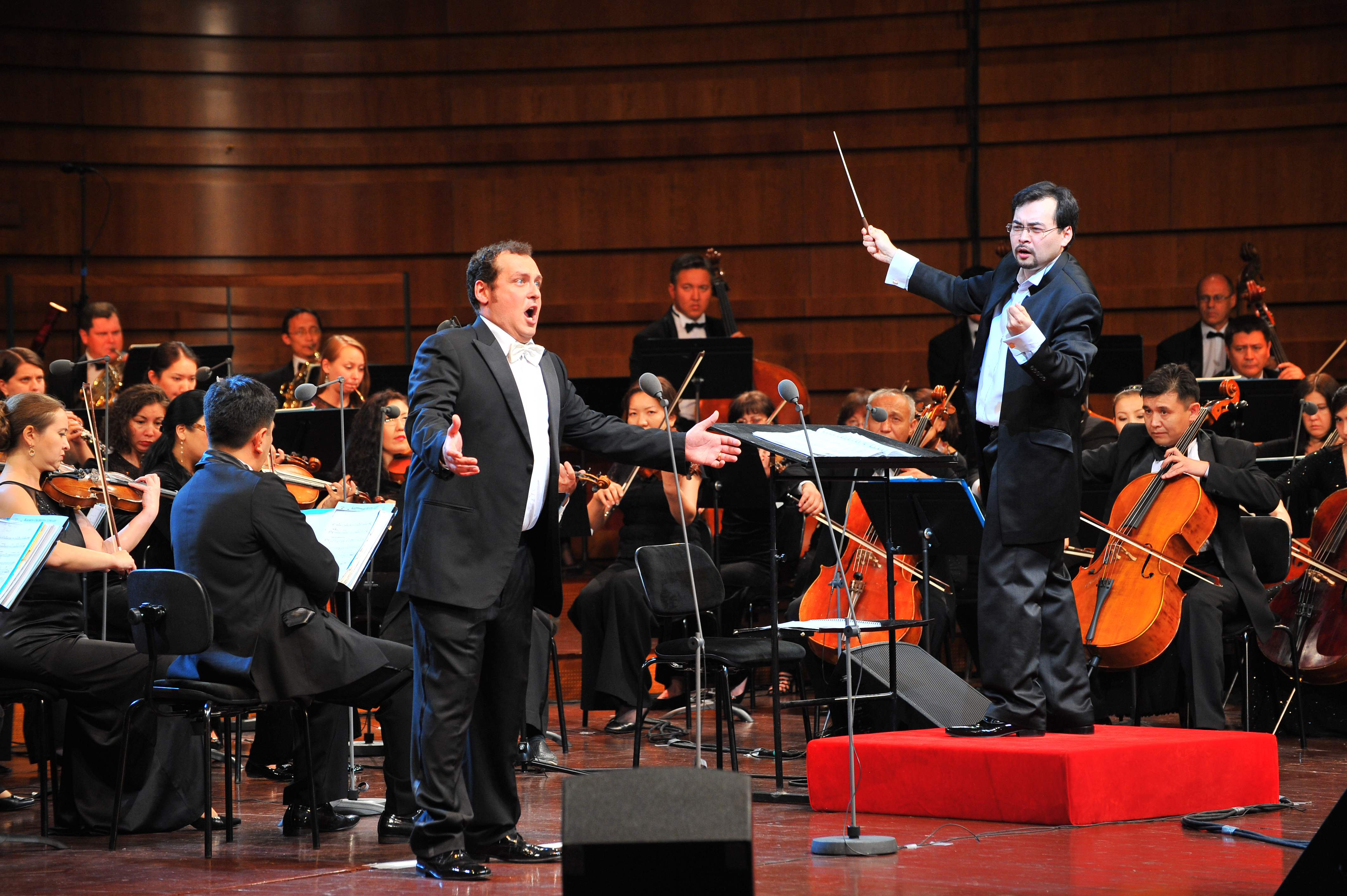 Onynshy maýsym:  Operadaǵy ozyq jetistikter