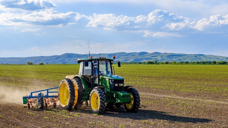 Úlgili eldi mekenderge tehnıka tabystaldy