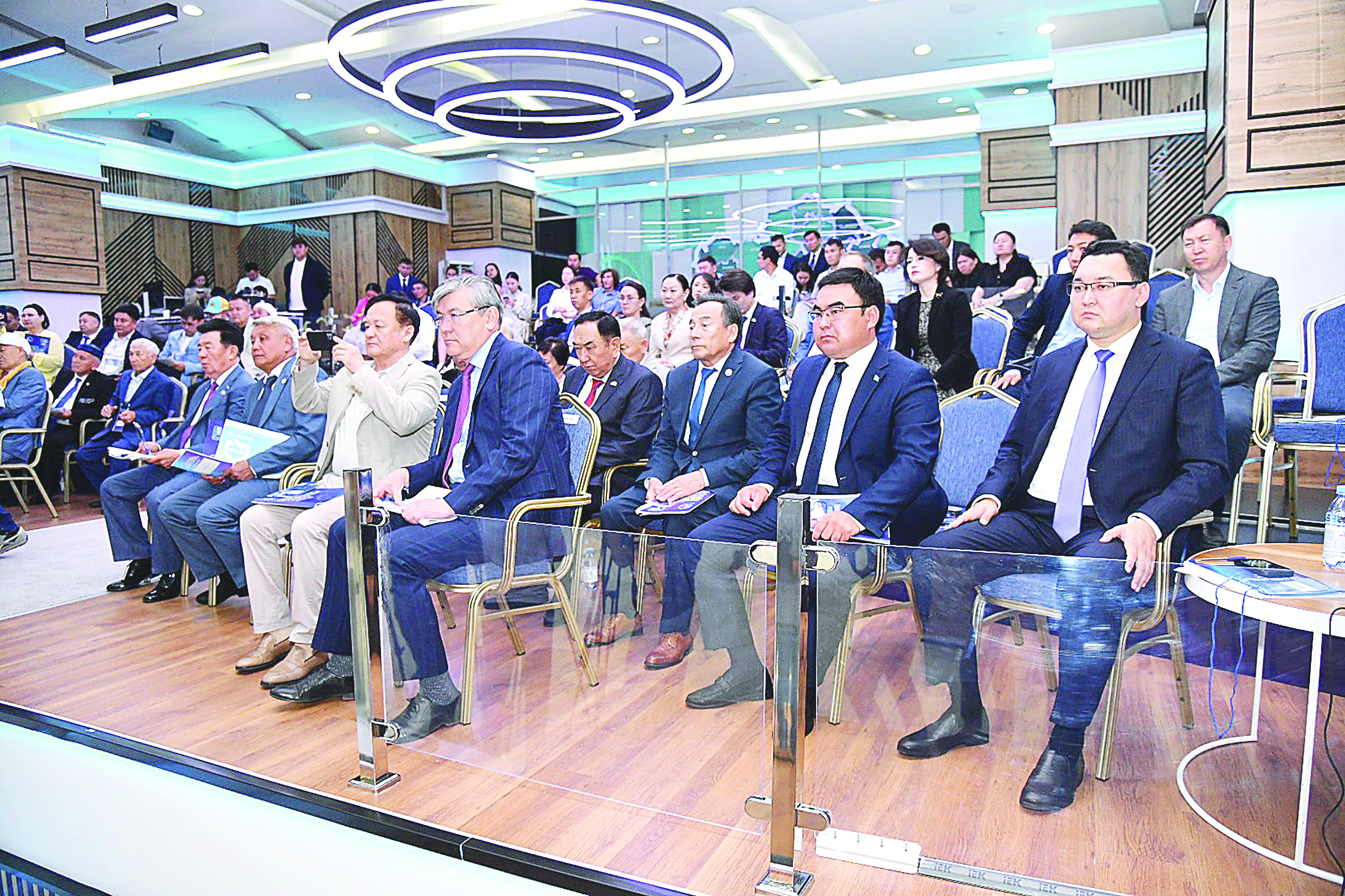 Memlekettik tildiń baıandy mártebesi