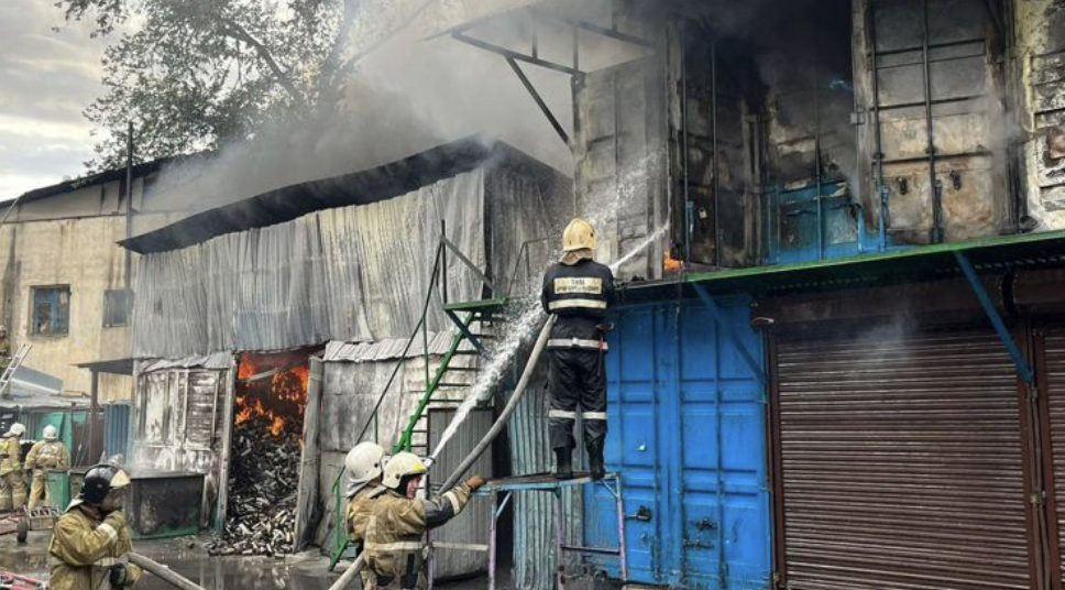 Almatyda baraholka mańyndaǵy iri órt oqshaýlandy