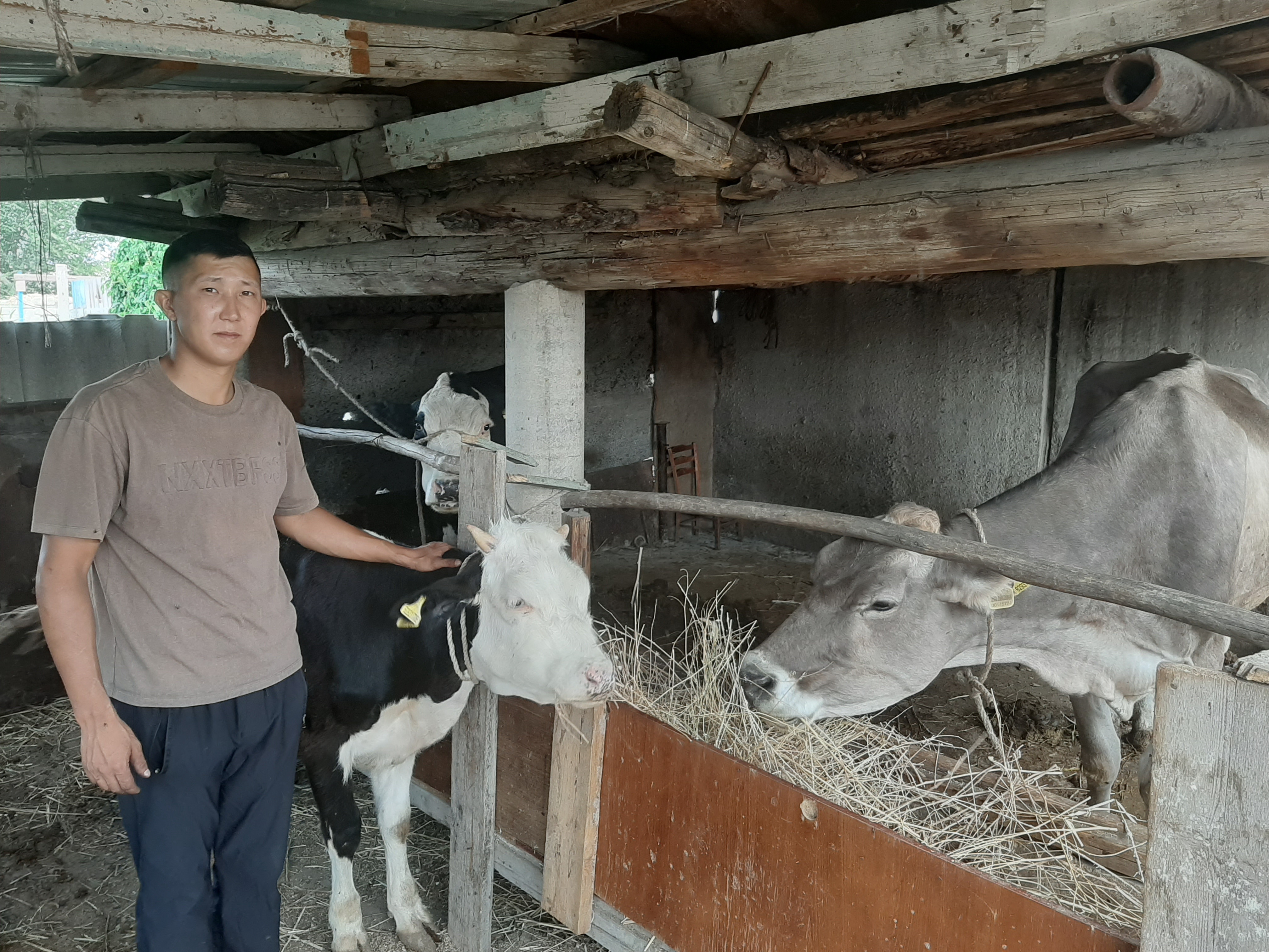 Eńbekpen  eseıgen jigit