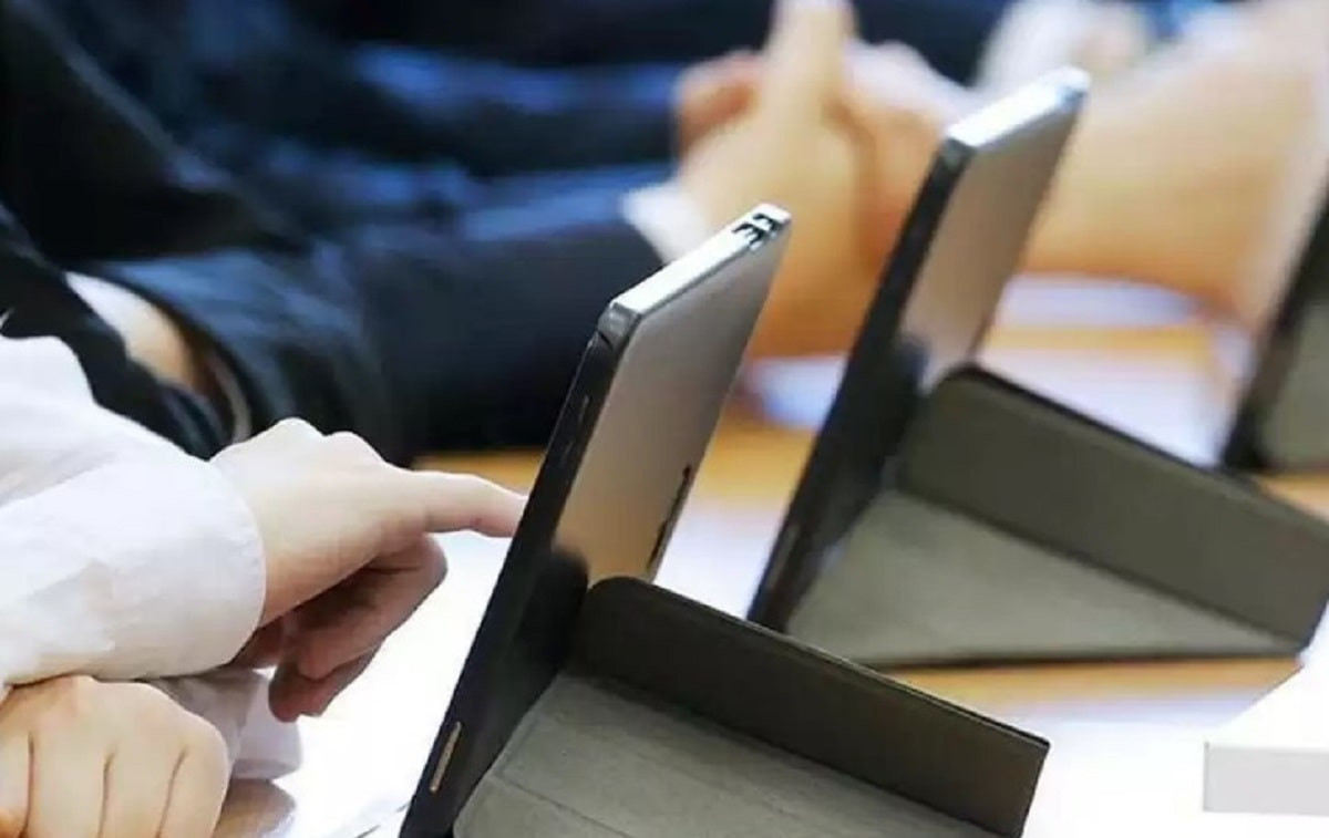 Dástúrli oqýlyqty elektrondy qural almastyrady­­