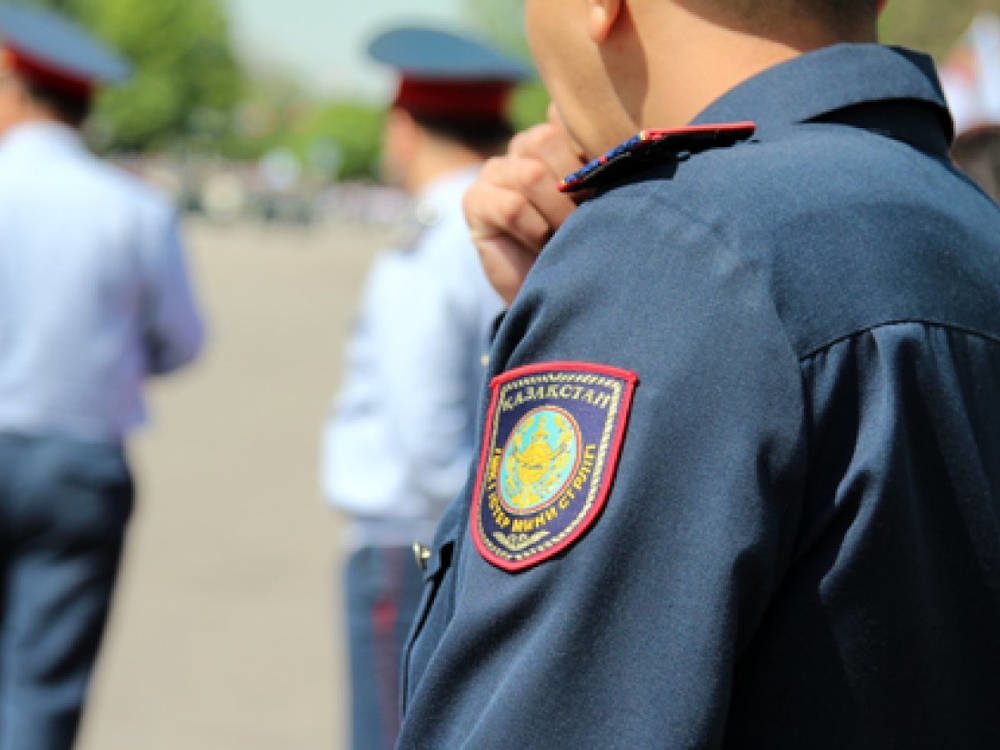 Astanada jas qyzdyń sýsynyna esirtki qosyp jibergen er adam ustaldy