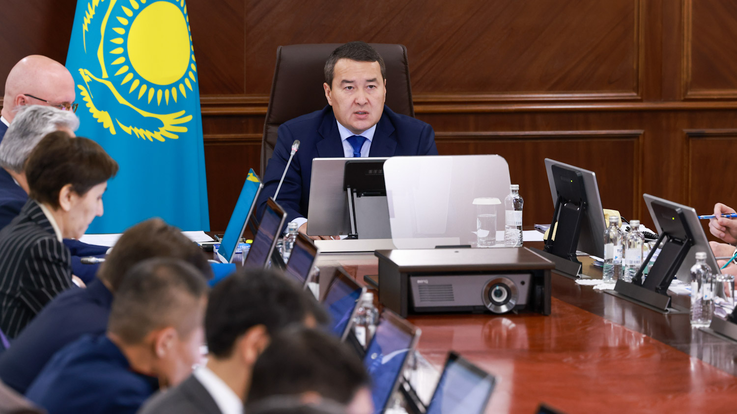 Jańa oqý jylyna daıyndyq pysyqtaldy