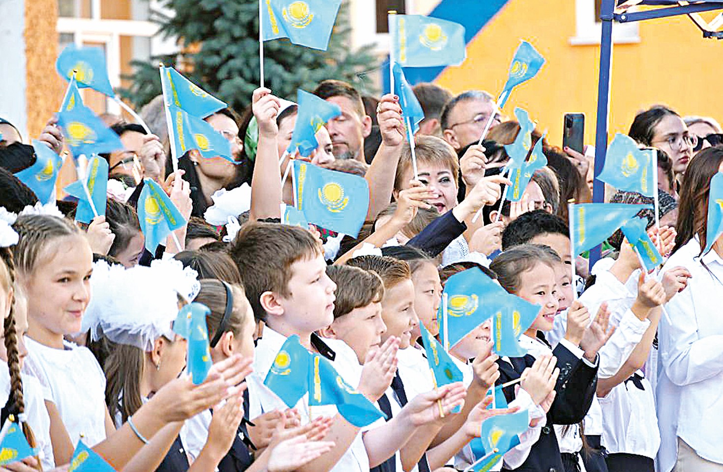 Ana tilinen jerigen ata-ana orys synybyn kóbeıtip otyr