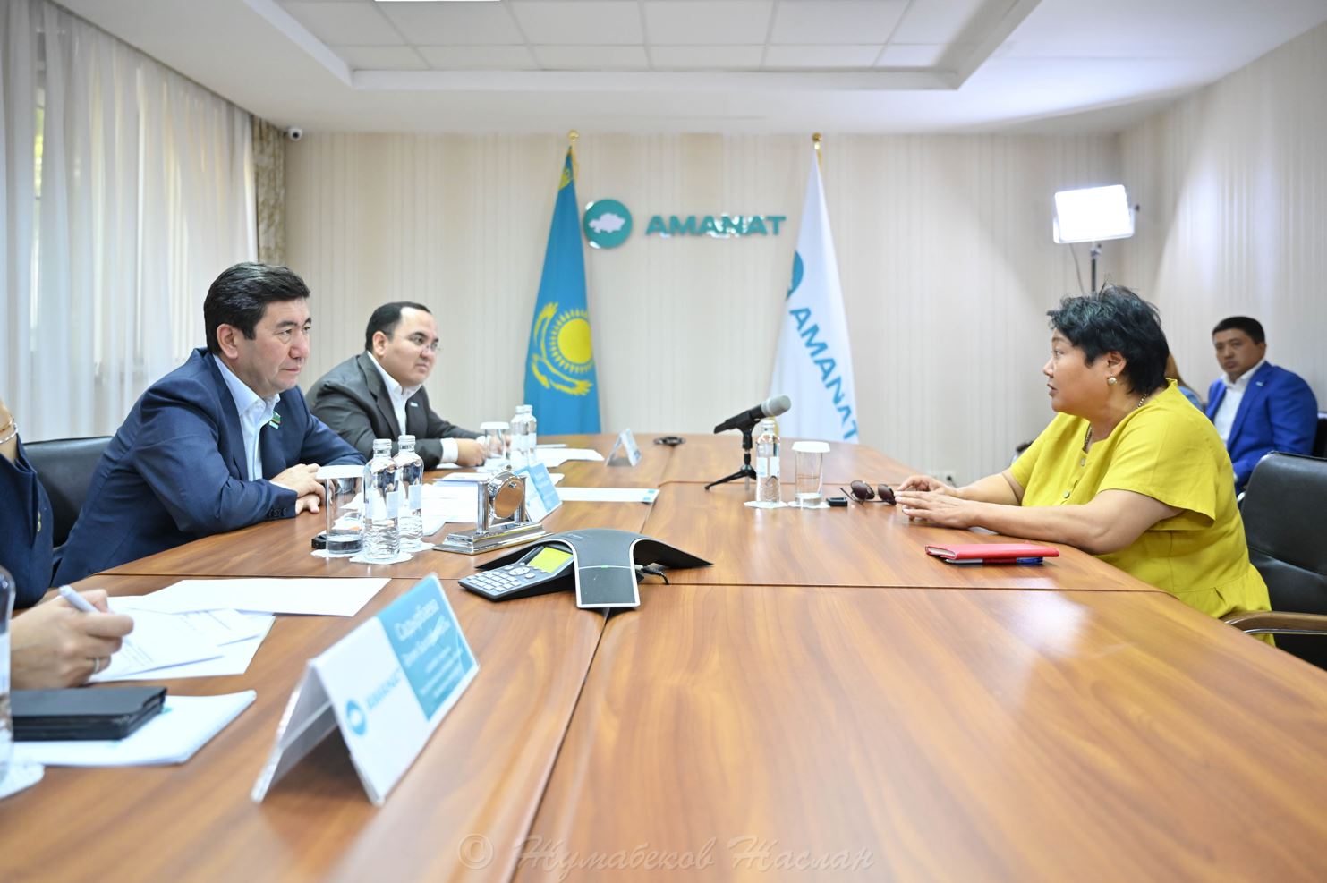 Qoǵamdyq qabyldaý: Máseleler qaraýsyz qalmaıdy