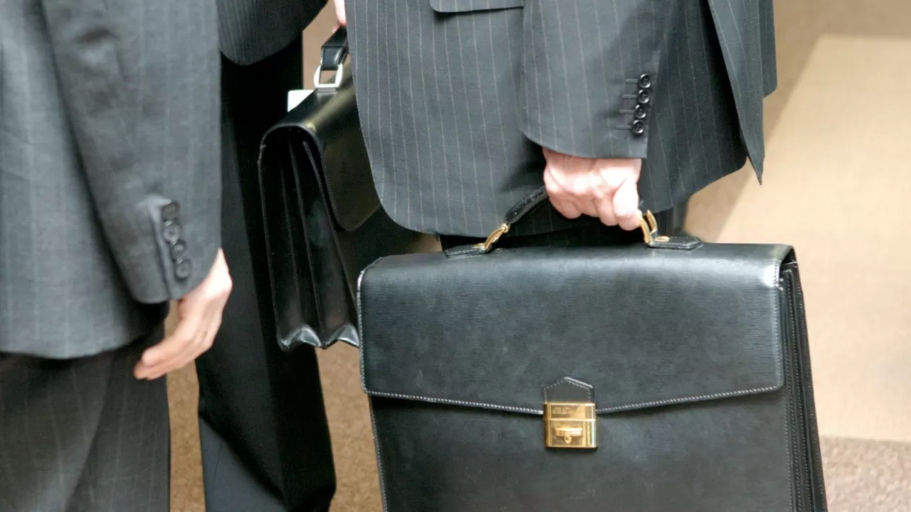 El ishindegi kezdesýler