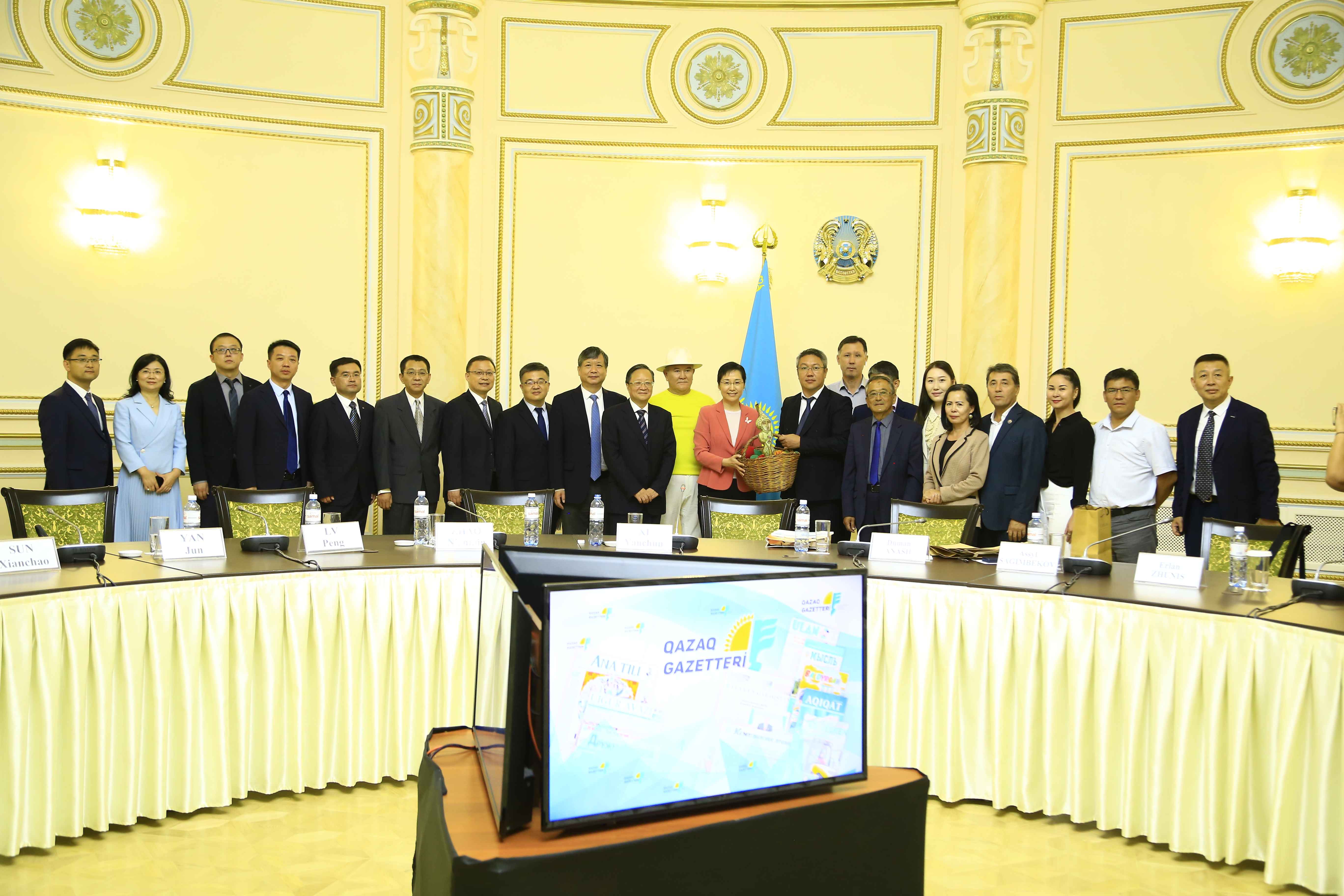 Shandýnnan kelgen áriptester – «Qazaq gazetterinde»