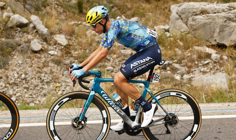 Úzdikter qatarynda joqpyz