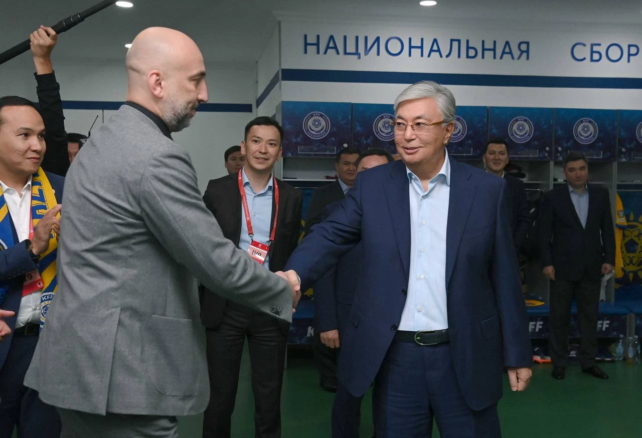 Memleket basshysy Maksımniń soqqan golyna maqtaý aıtty