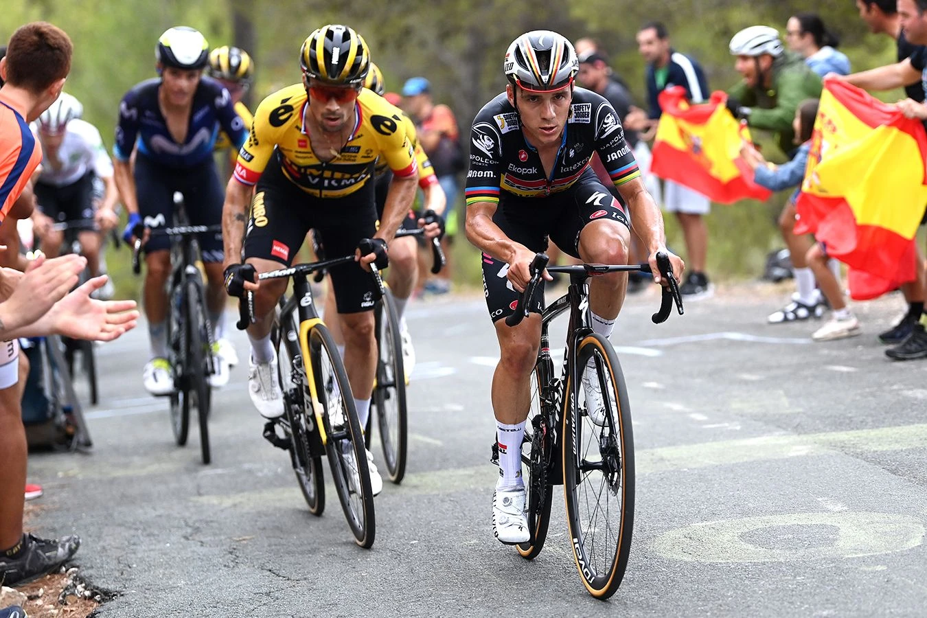 Qalyń toptyń arasynda