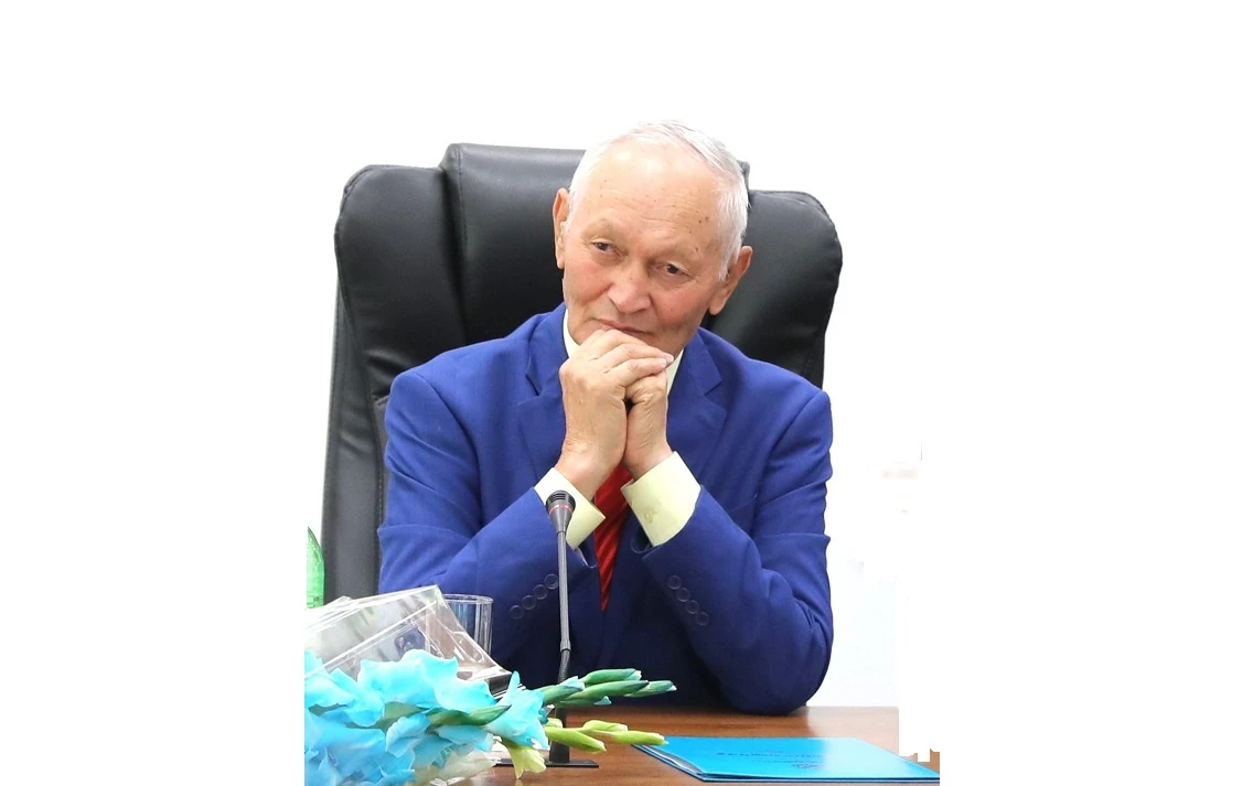 Pernebaı Dúısenbın, jazýshy, Halyqaralyq «Alash» ádebı syılyǵynyń laýreaty:  Birtýar tulǵalarmen syrlasýdyń jóni bólek