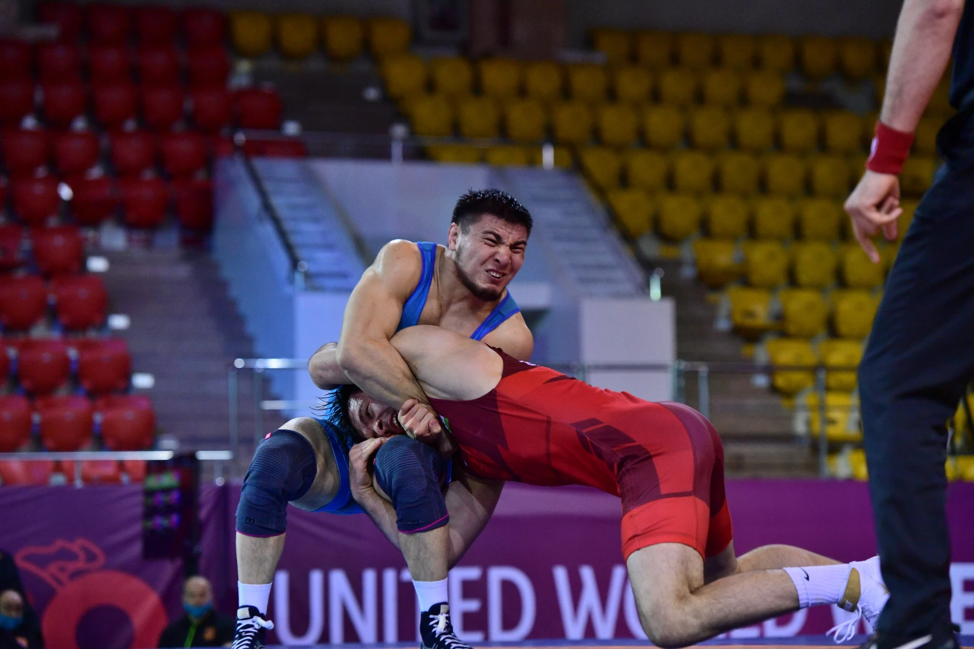 Qola medal úshin talasady
