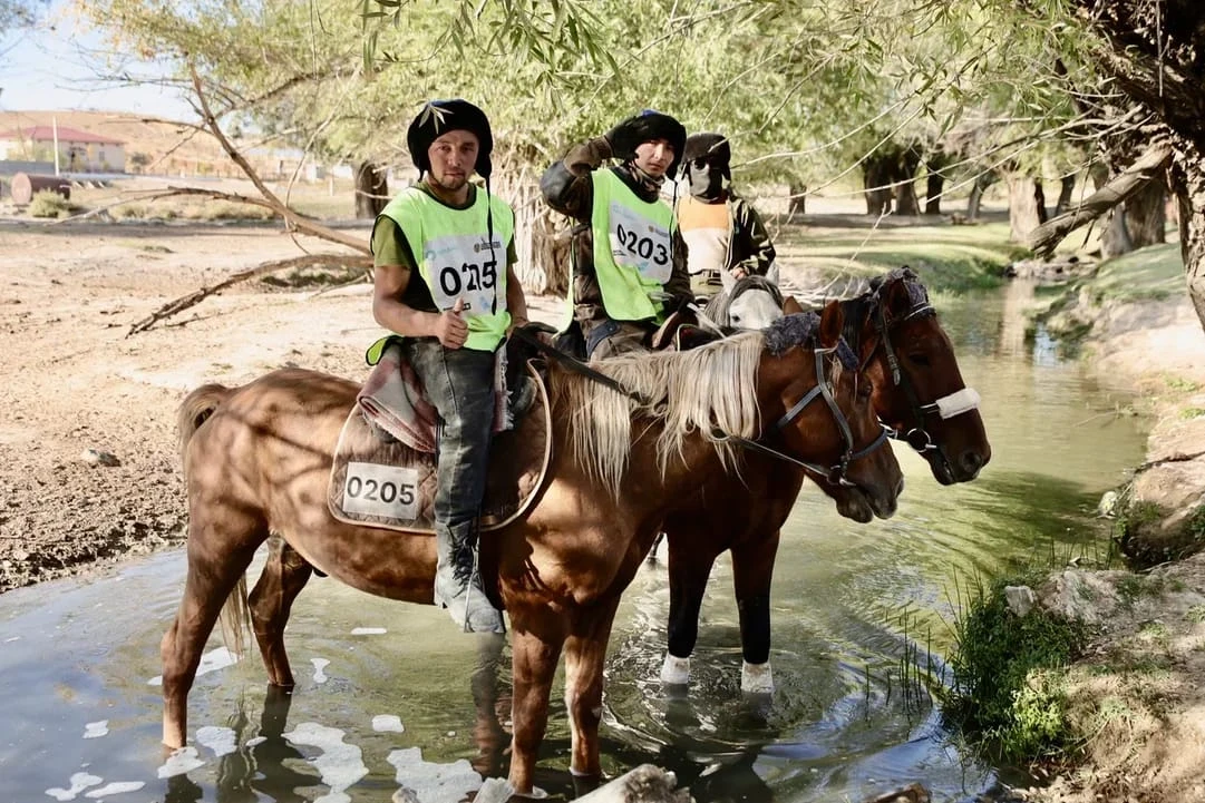Jetisý komandasy – «Uly dala joryǵy» marafon-báıgesiniń jeńimpazy