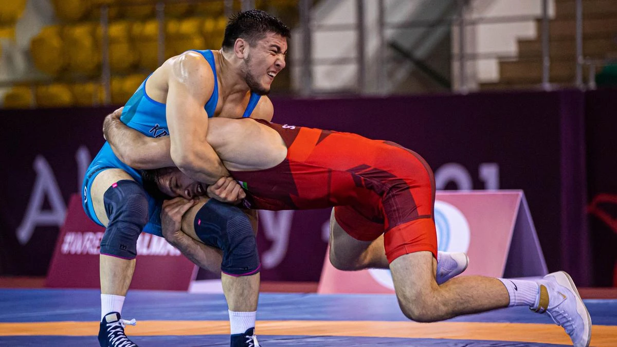 Qola – qolda,  altyn – alda