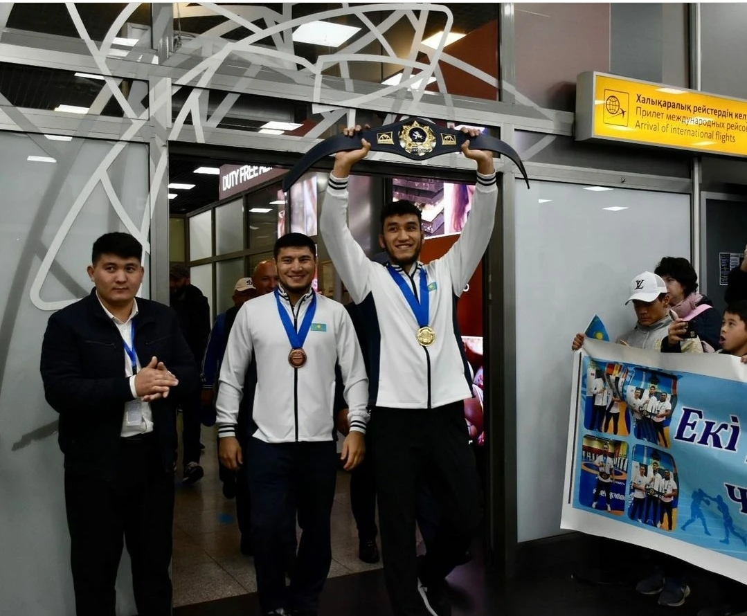 «Rızamyz saǵan, Rızabek!». Elge oralǵan balýandarǵa batyrǵa laıyq qurmet kórsetildi