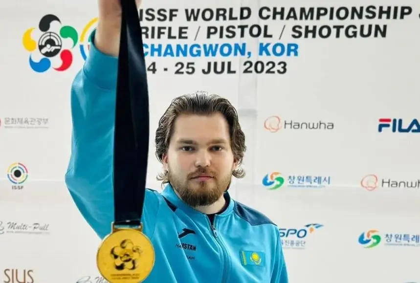 Nıkıta mergen qorjynǵa qola saldy