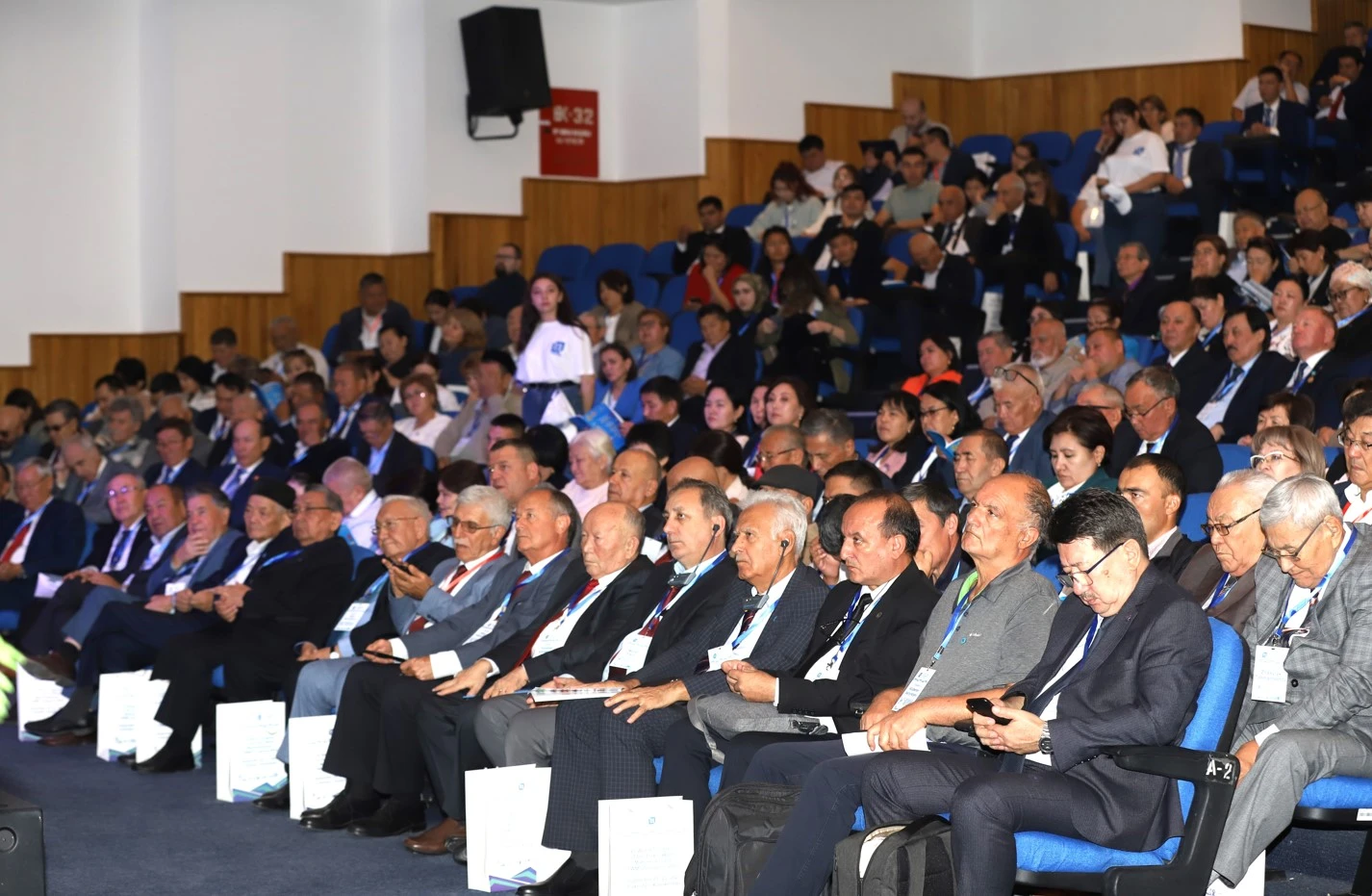 Túrki álemi matematıkteri – Túrkistanda