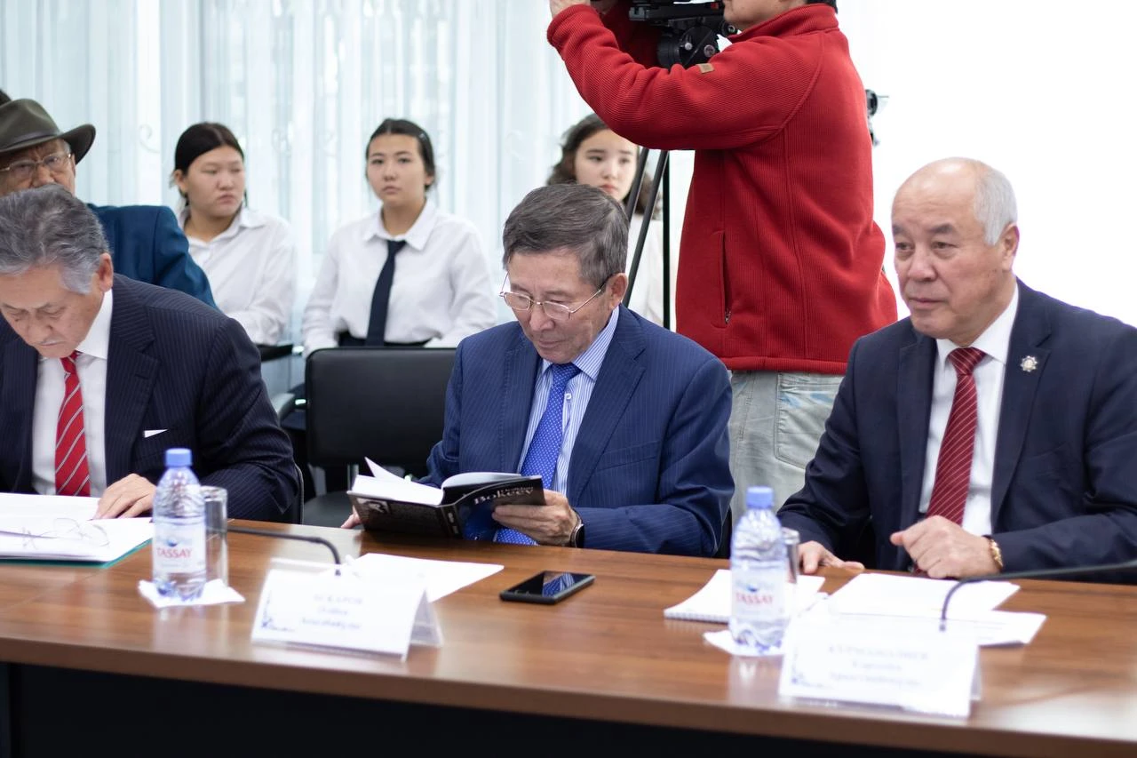 Almatyda Oralhan Bókeıdiń 80 jyldyǵy toılanyp jatyr