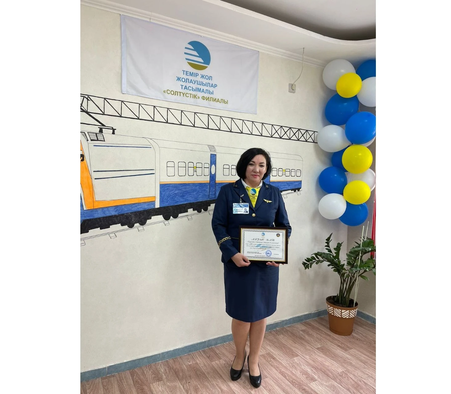 Jolserik ánshi: Poıyzda jolaýshylar tanyp, án aıtyp berýimdi suraıdy, toıǵa shaqyratyndar da bar