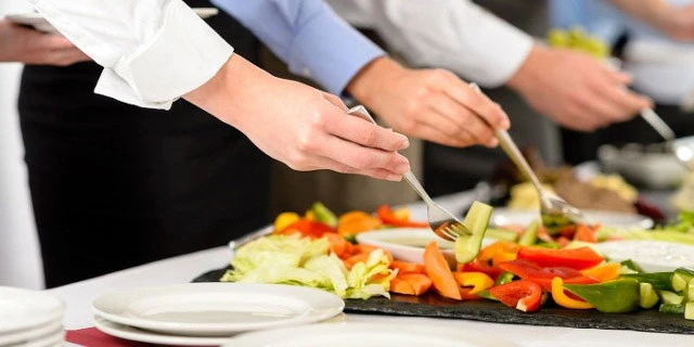 Qoǵamdyq tamaqtaný naryǵyndaǵy ózgerister