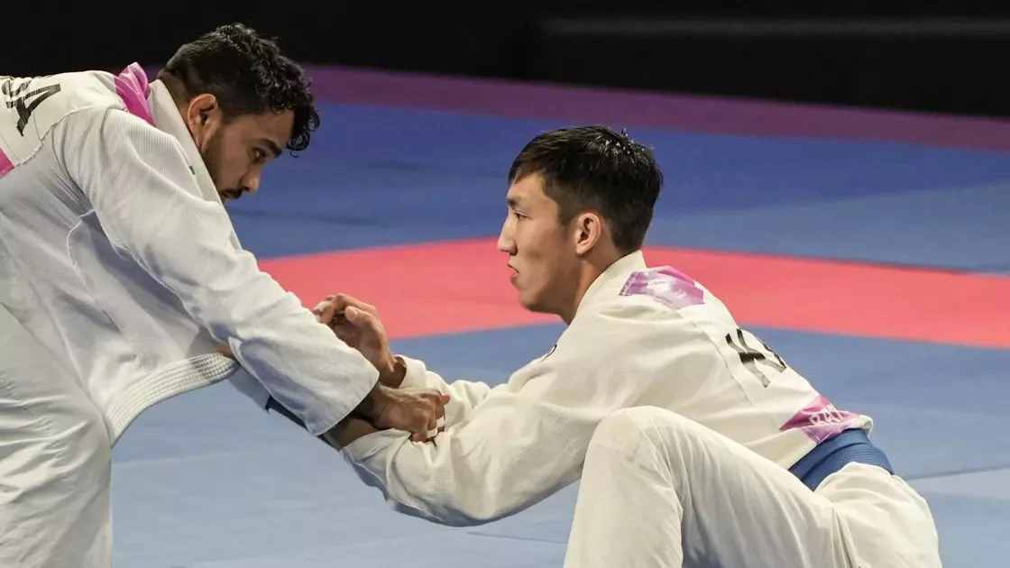 Nurjan Batyrbekov djıý-djıtsýdan Azııa oıyndarynyń fınalynda kúresedi