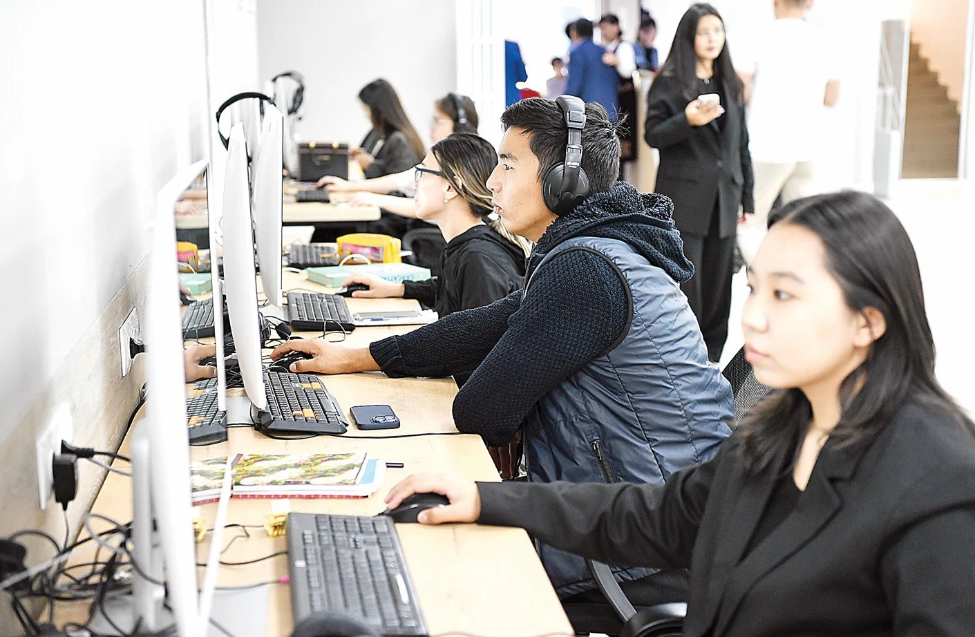 Resýrstyq ortalyqtar: aty bar, zaty joq