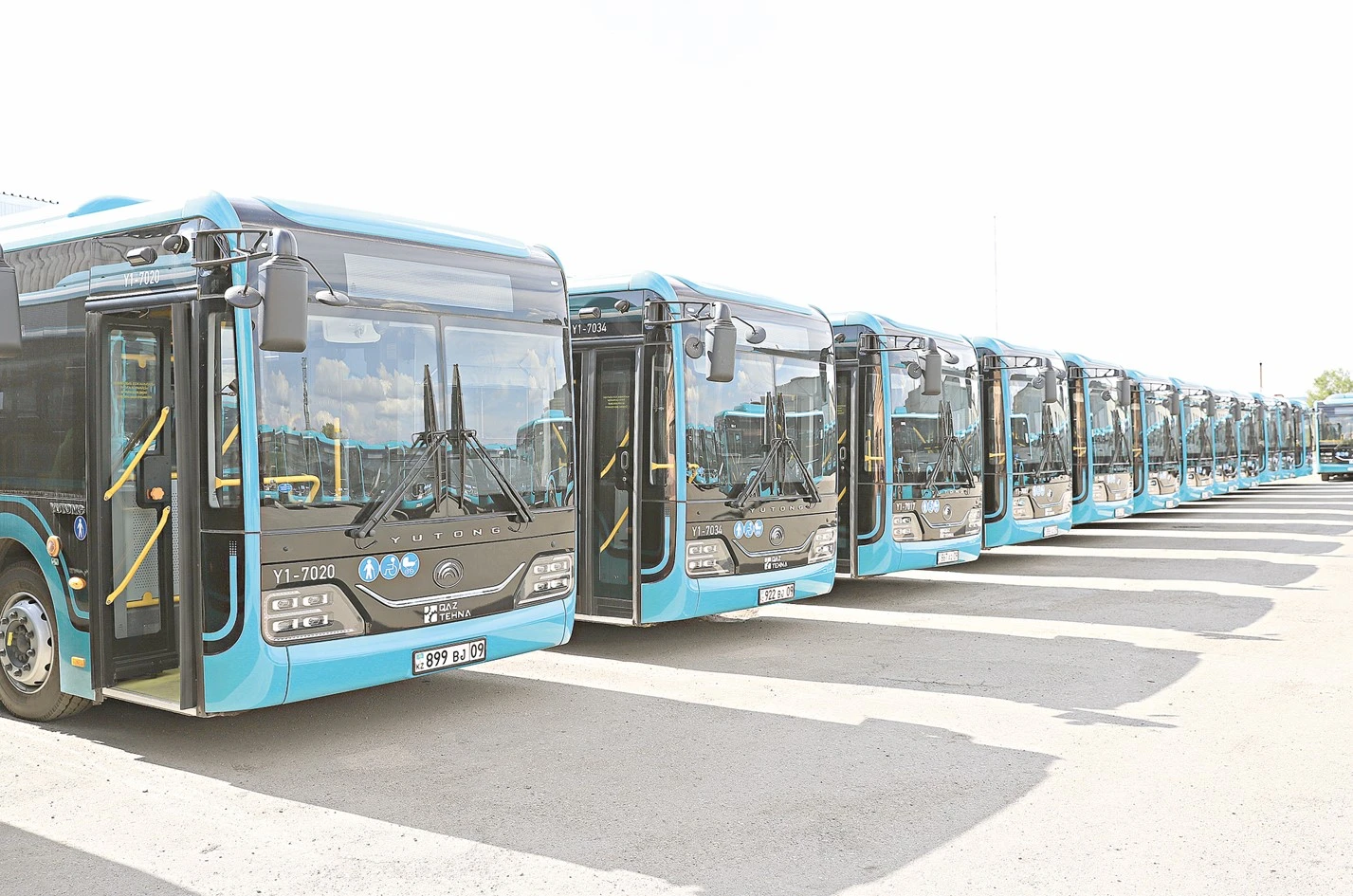 Avtobýs parki jańaryp jatyr