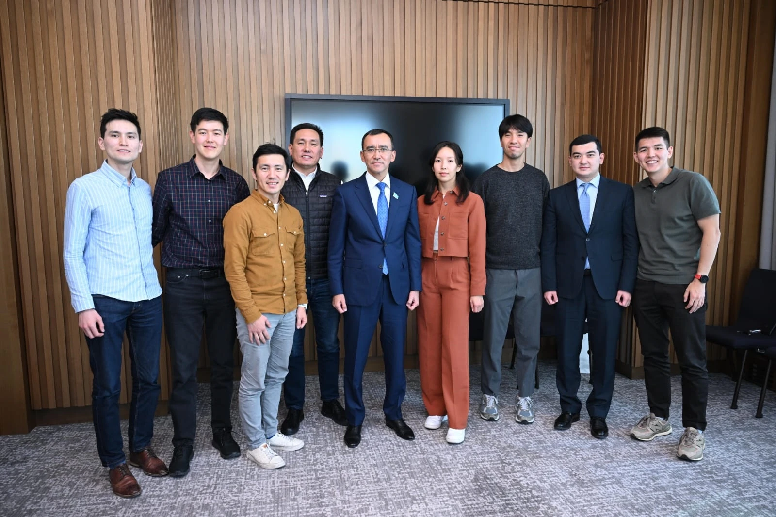 IT-ındýstrııa ókilderimen kezdesti