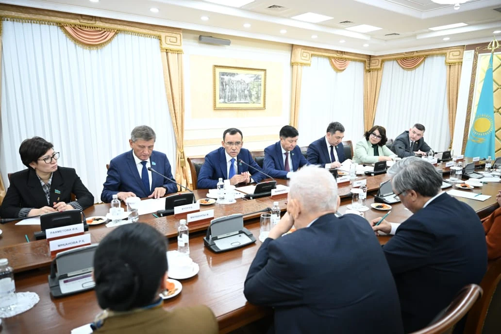 M.Áshimbaev: Din máselesinde ata-babalardyń ustanymynan aýytqymaýymyz kerek