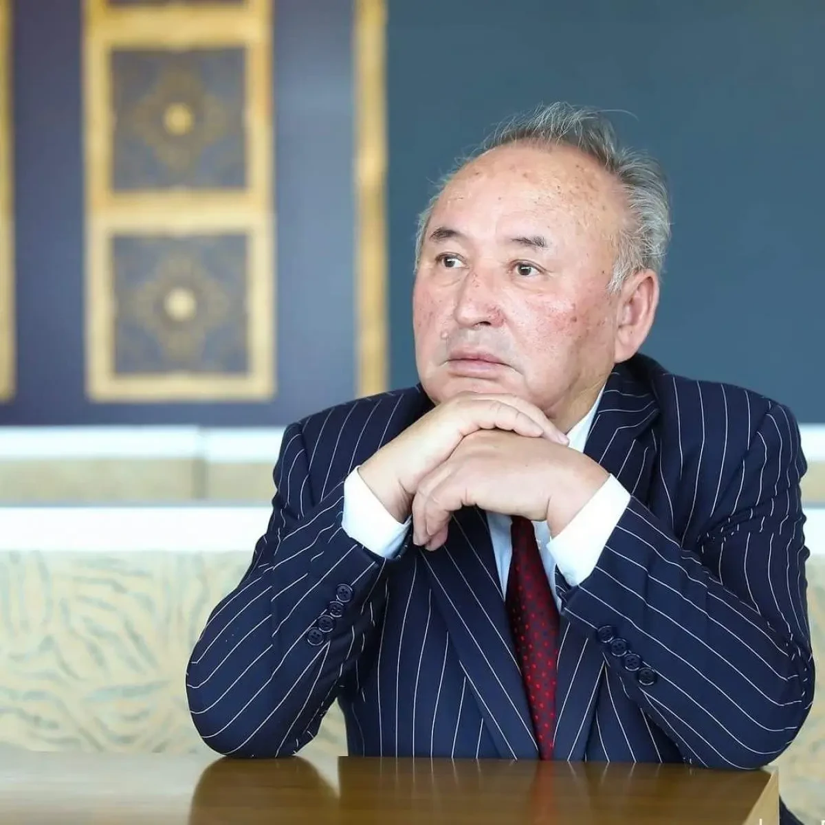 Aqyn Nesipbek Aıtulyn aqtyq saparǵa shyǵaryp saldy