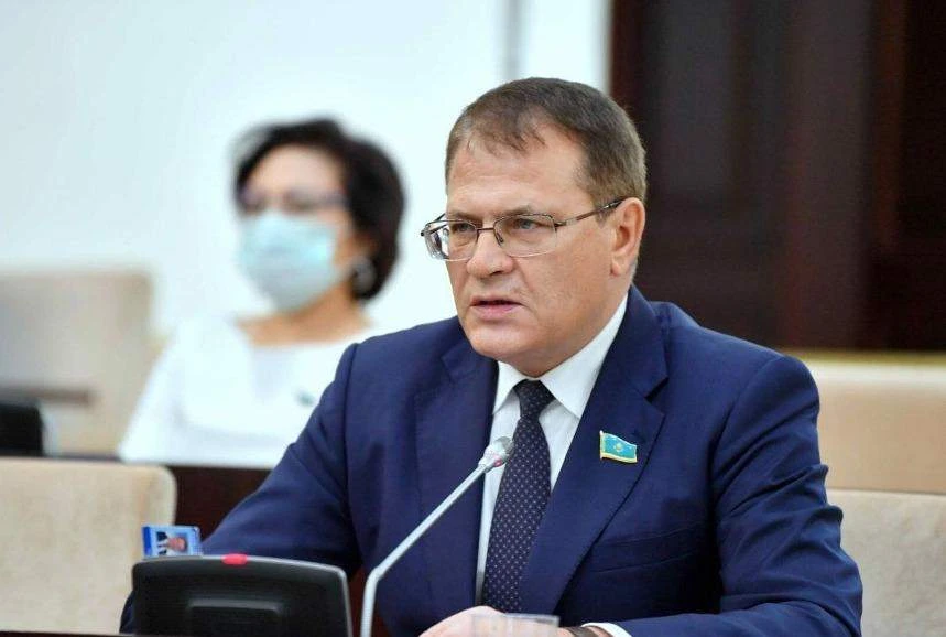 Komıtettiń kóshpeli otyrysy