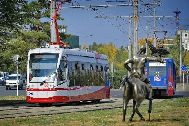 «Dostyqta» avtonomdy tramvaı júredi