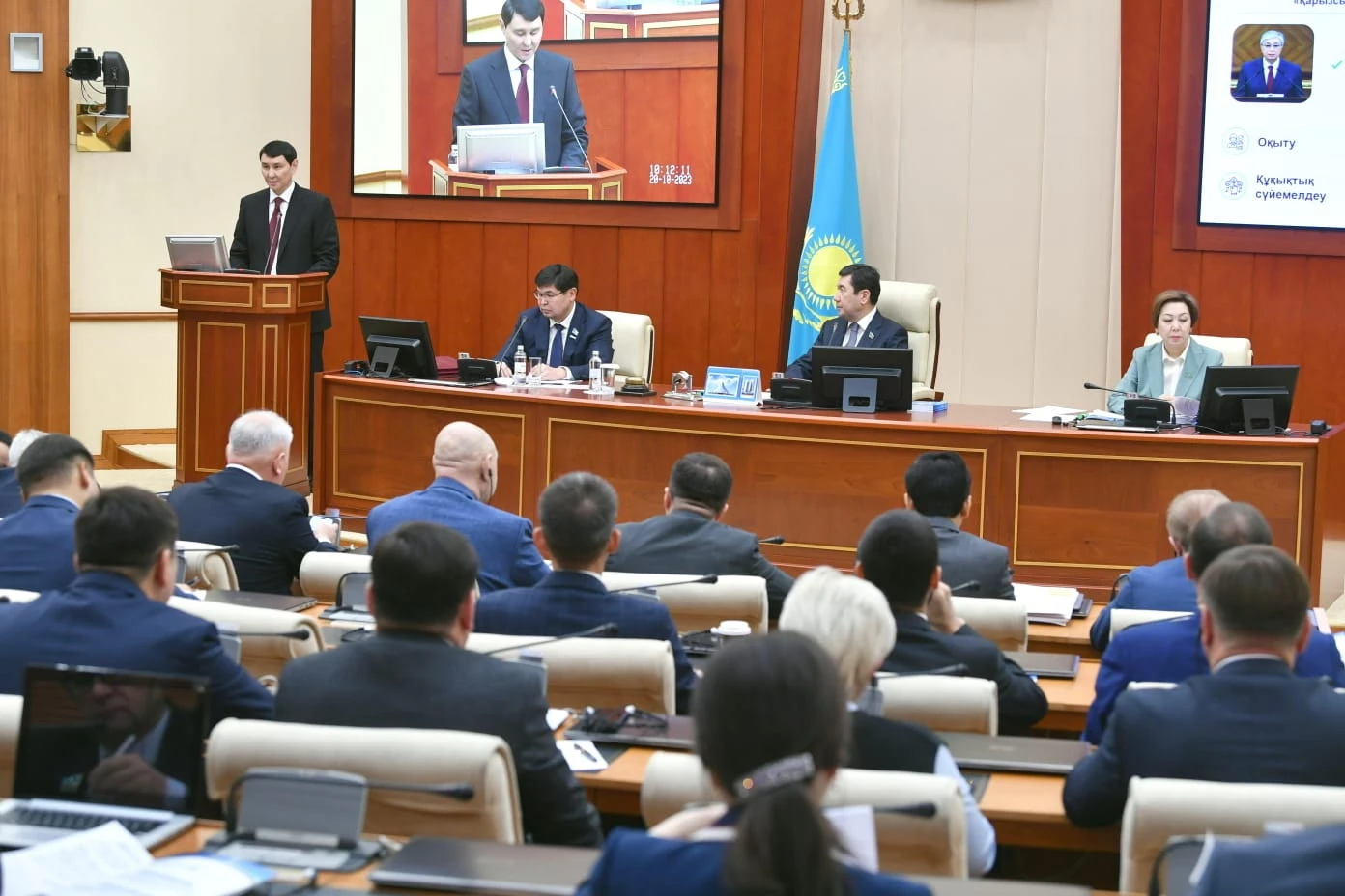 Qarjylyq saýatty arttyrý qajet