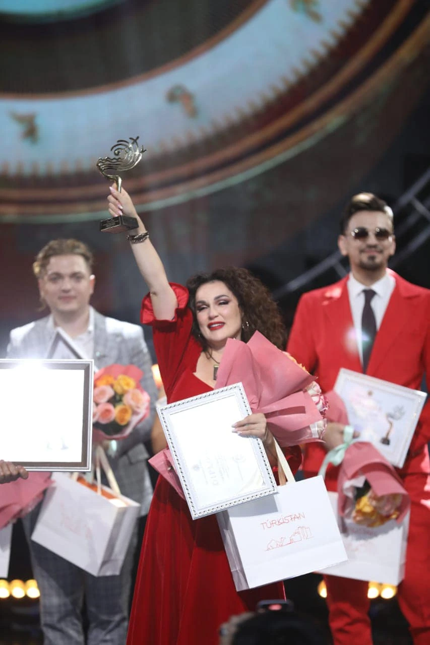 Qazaq ánderin shyrqaǵan álem ánshileri