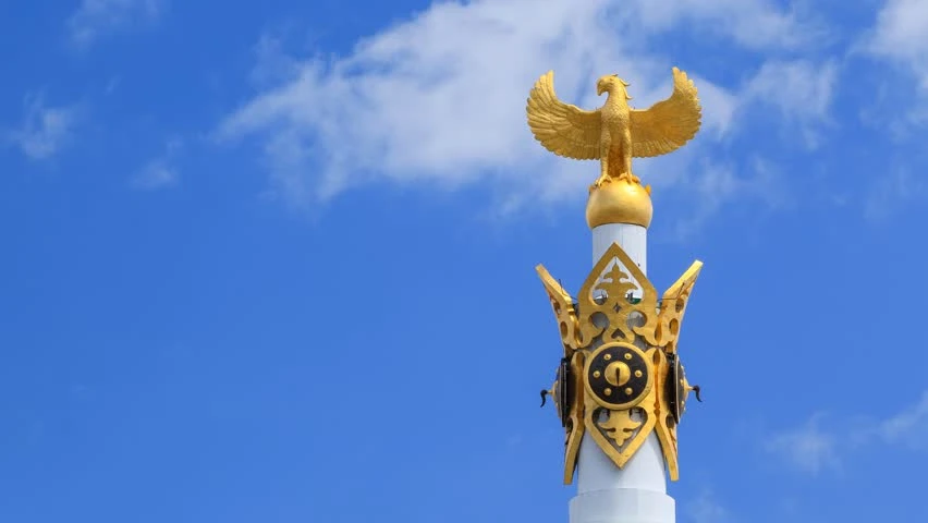 Azattyqpen birge ulttyń rýhy kóterildi – Prezıdent