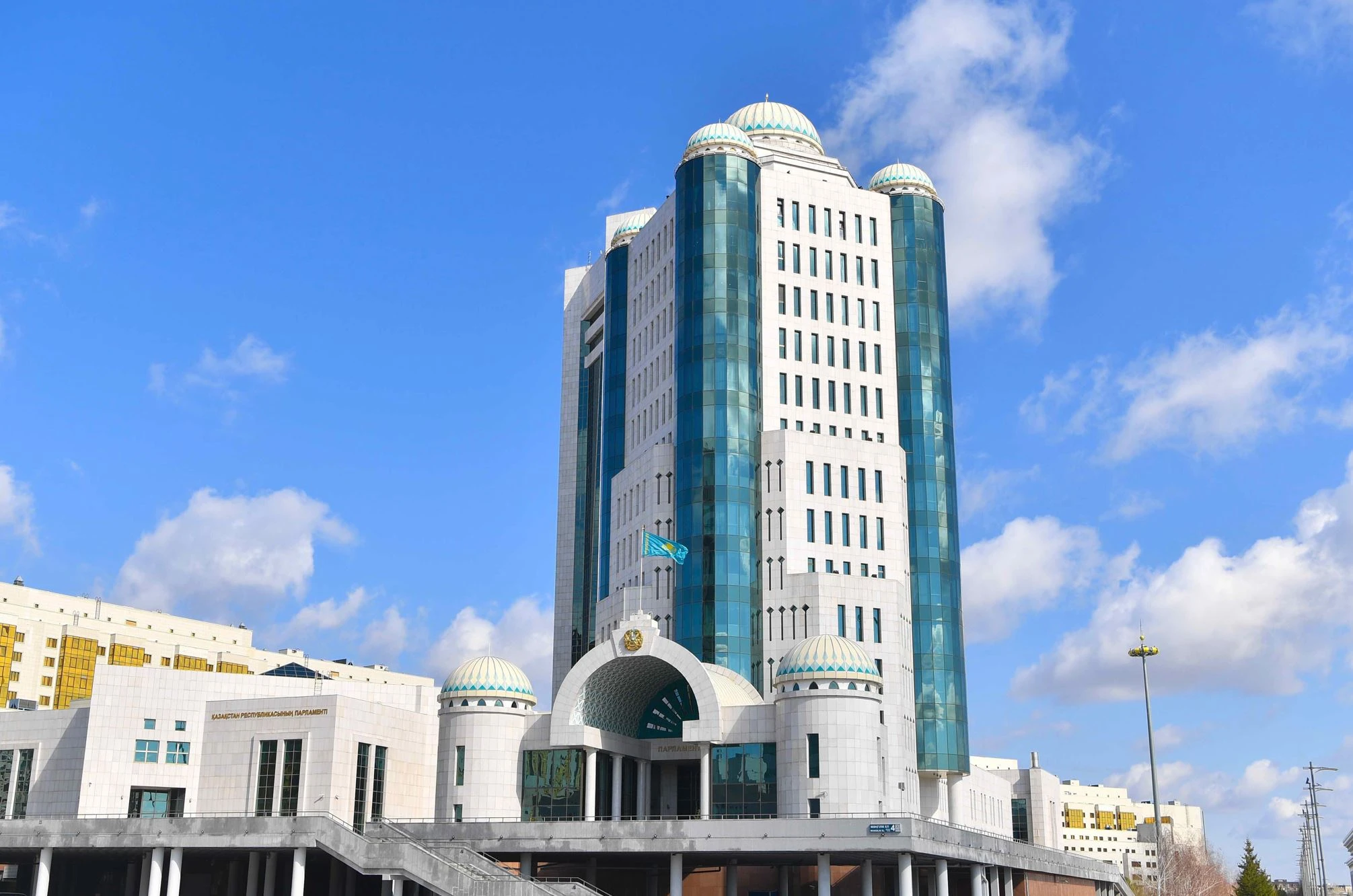 Turaqty komıssııalar otyrysyna qatysty