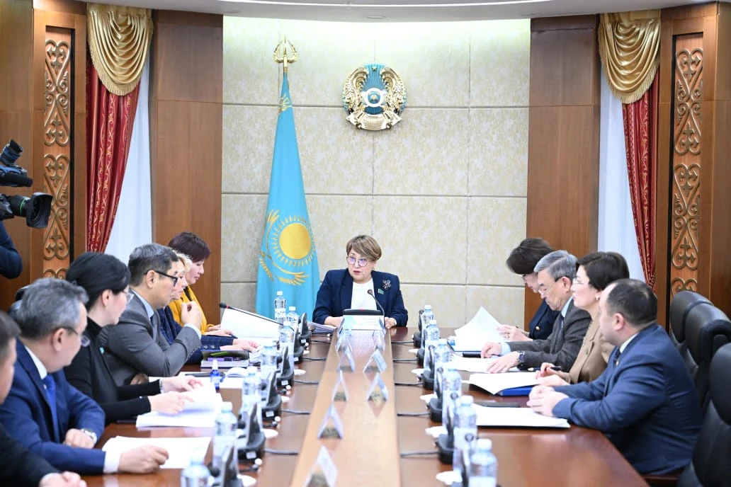 Senatta keńes tóraǵasy saılandy